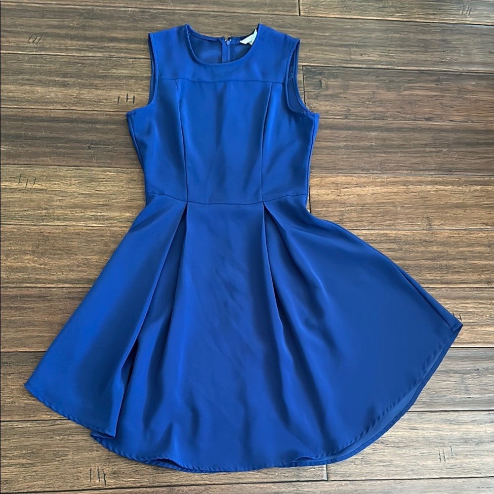 Elegant Blue Sleeveless Dress